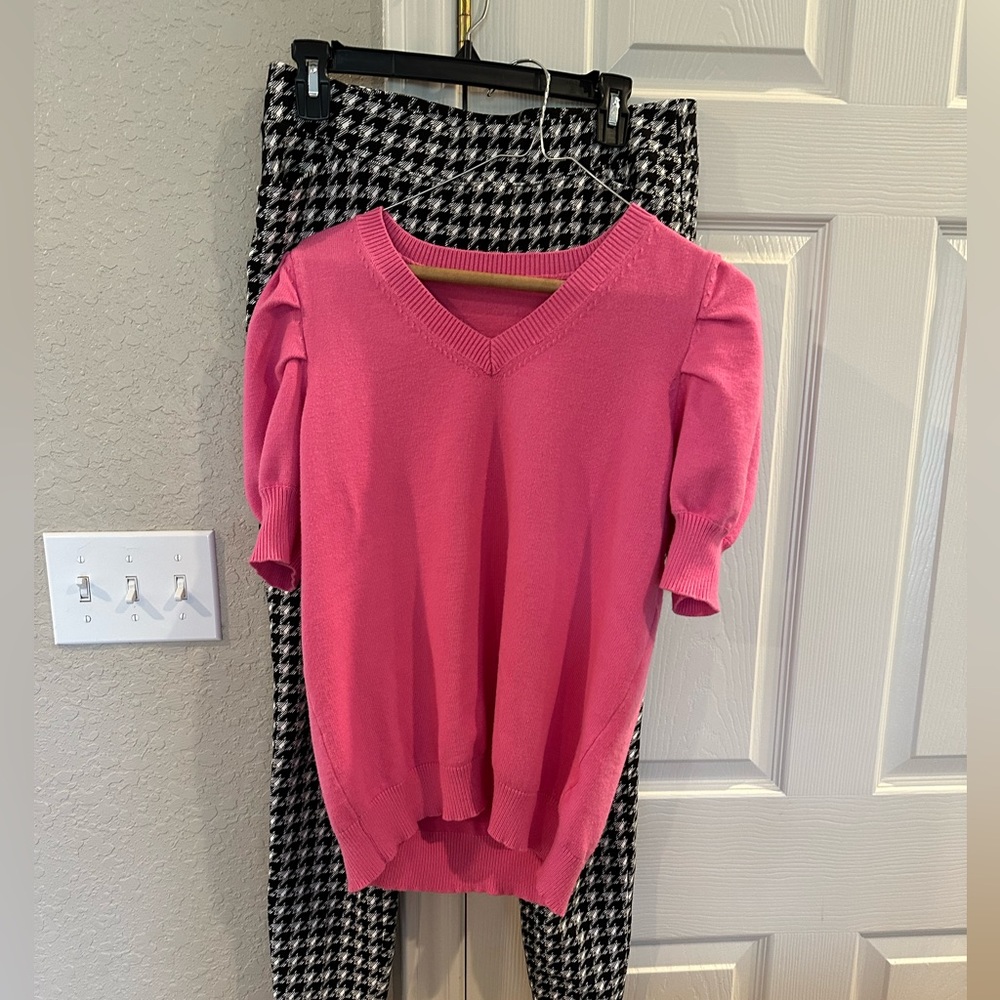 Set of leggings and sweater   Size meduim